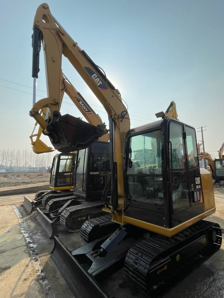 CAT 305.5E2 - Lánctalpas kotró: 5 kép. CAT 305.5E2 - Lánctalpas kotró: 5 kép.