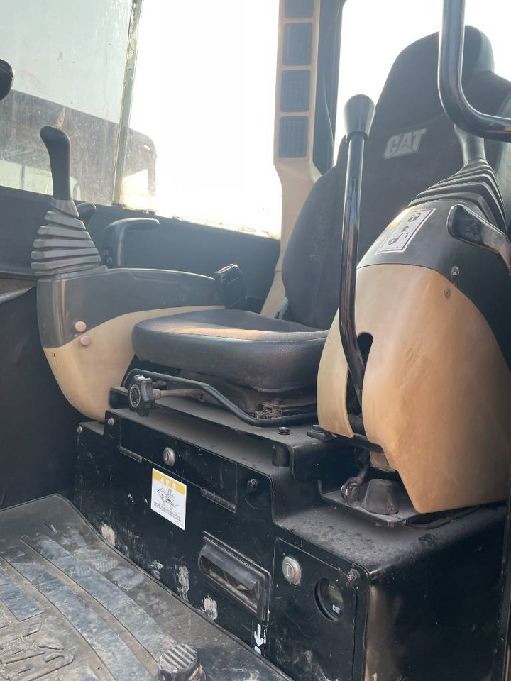 CAT 306 - Minikotró: 5 kép. CAT 306 - Minikotró: 5 kép.