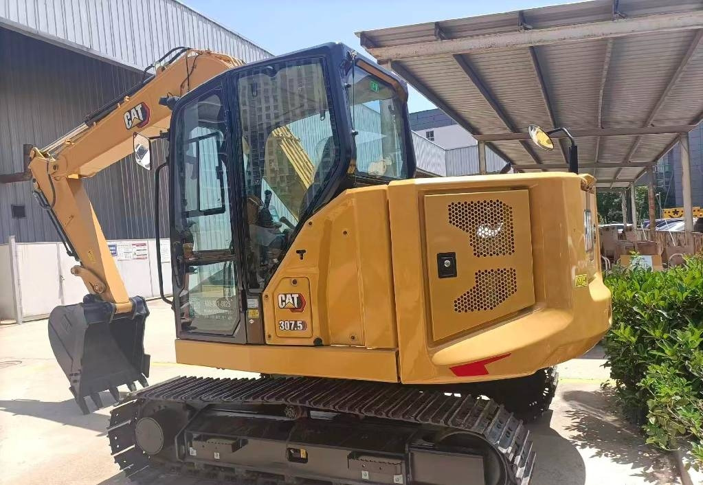 CAT 307,5 - Lánctalpas kotró: 1 kép. CAT 307,5 - Lánctalpas kotró: 1 kép.