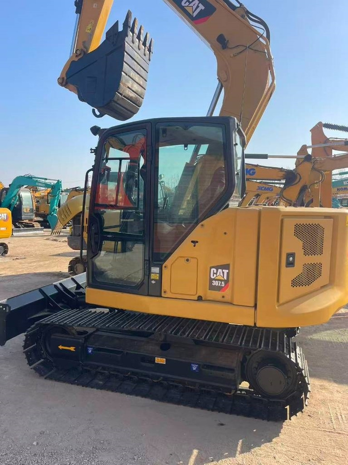 CAT 307.5 lízing CAT 307.5: 14 kép. CAT 307.5 lízing CAT 307.5: 14 kép.