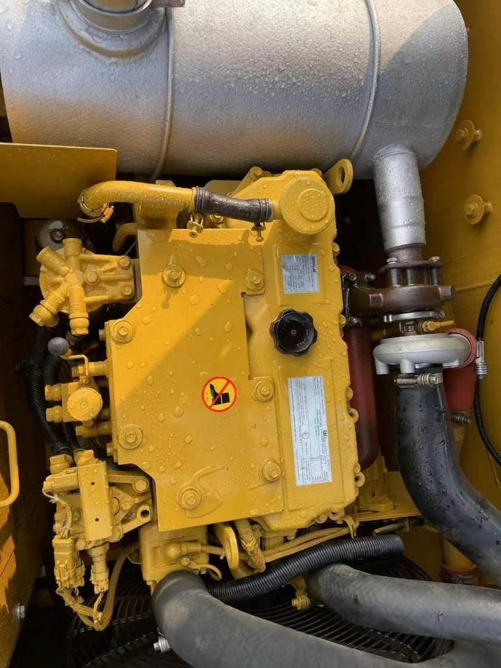 CAT 315 - Lánctalpas kotró: 2 kép. CAT 315 - Lánctalpas kotró: 2 kép.