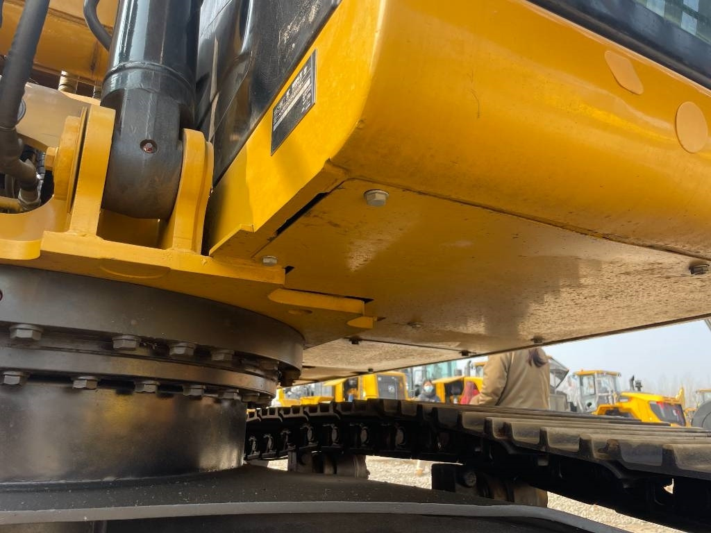 CAT 315 - Lánctalpas kotró: 5 kép. CAT 315 - Lánctalpas kotró: 5 kép.