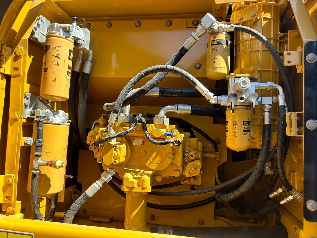 Lánctalpas kotró CAT 320 D: 11 kép.