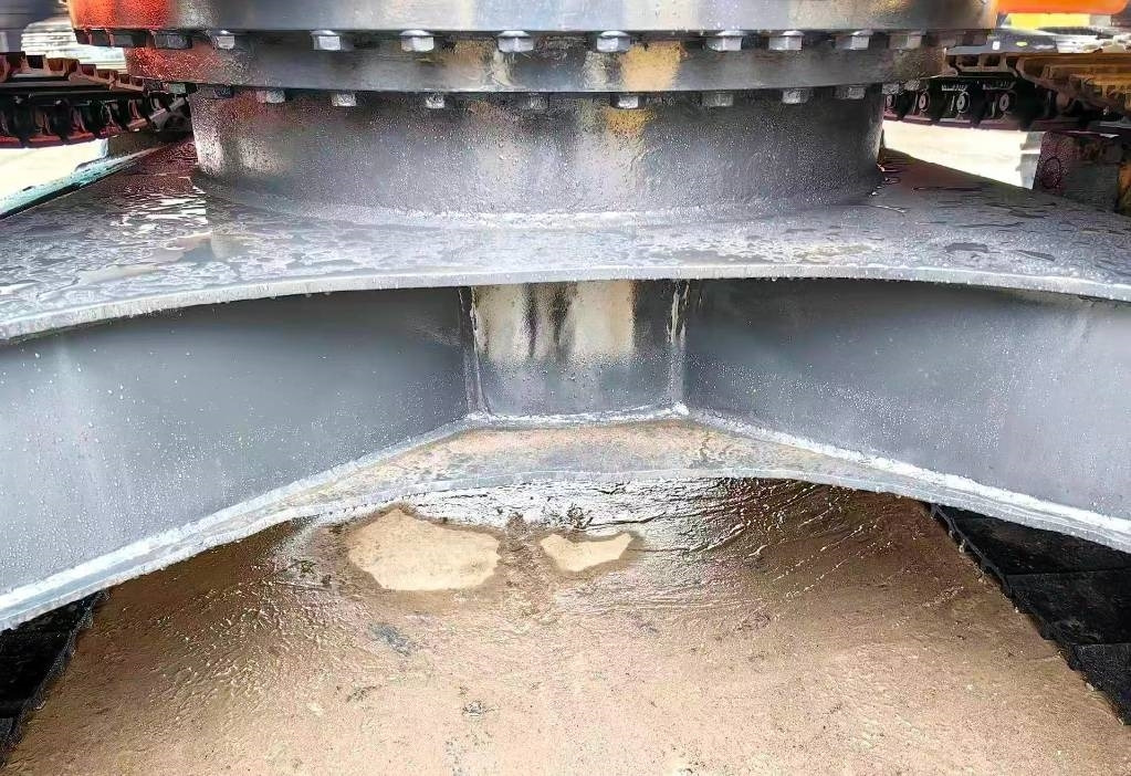 Doosan DX 140 - Lánctalpas kotró: 3 kép. Doosan DX 140 - Lánctalpas kotró: 3 kép.