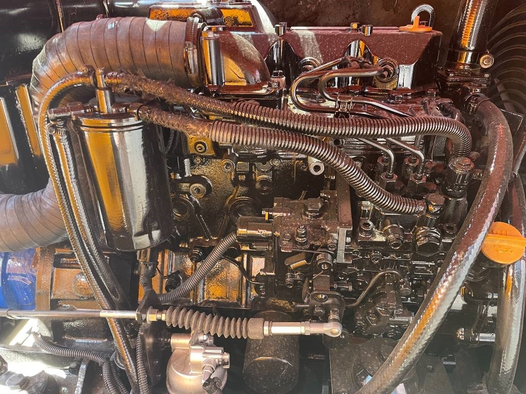 Doosan DX 60 - Lánctalpas kotró: 3 kép. Doosan DX 60 - Lánctalpas kotró: 3 kép.