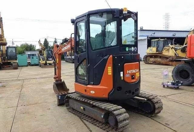 Hitachi 30 - Minikotró: 1 kép. Hitachi 30 - Minikotró: 1 kép.