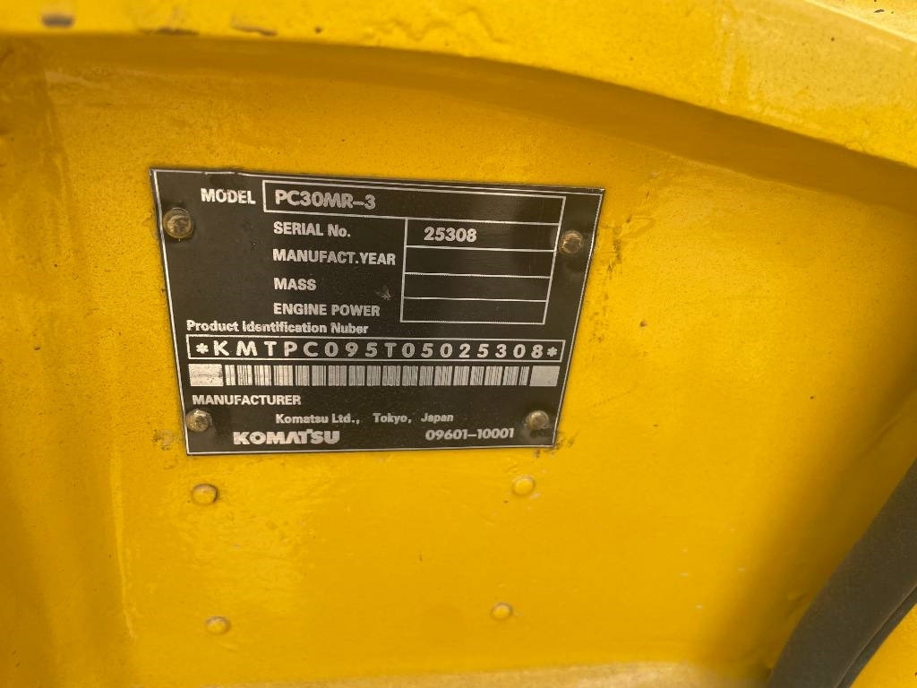 Komatsu PC 30 - Minikotró: 3 kép. Komatsu PC 30 - Minikotró: 3 kép.