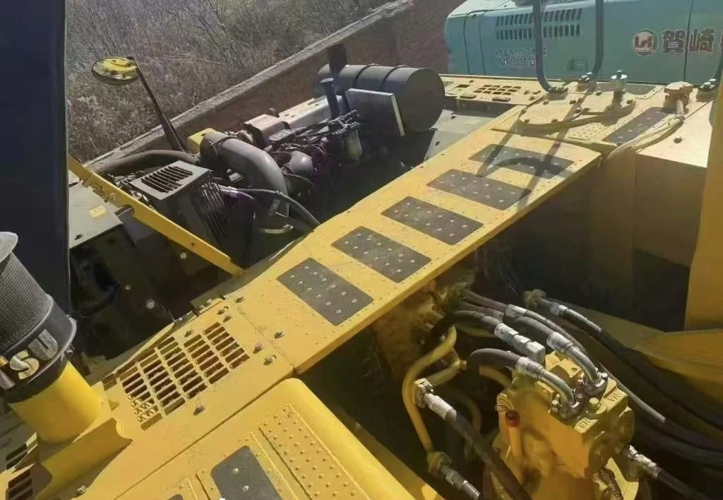 Komatsu PC 350-8 - Lánctalpas kotró: 5 kép. Komatsu PC 350-8 - Lánctalpas kotró: 5 kép.