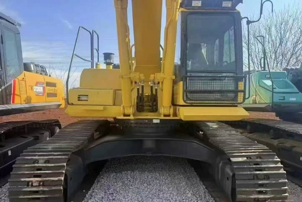 Komatsu PC 350-8 - Lánctalpas kotró: 1 kép. Komatsu PC 350-8 - Lánctalpas kotró: 1 kép.