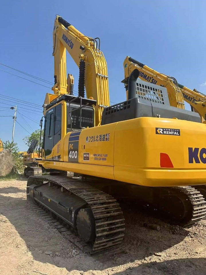 Komatsu PC 400-8 - Lánctalpas kotró: 2 kép. Komatsu PC 400-8 - Lánctalpas kotró: 2 kép.