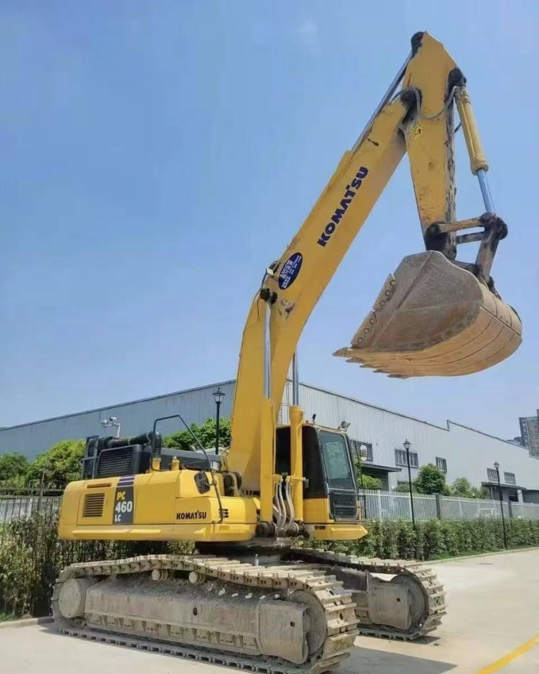 Komatsu PC 460-8 - Lánctalpas kotró: 1 kép. Komatsu PC 460-8 - Lánctalpas kotró: 1 kép.