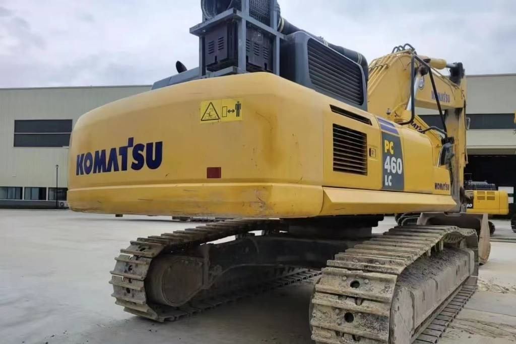 Komatsu PC 460-8 - Lánctalpas kotró: 5 kép. Komatsu PC 460-8 - Lánctalpas kotró: 5 kép.