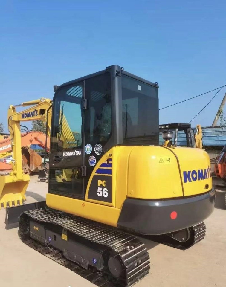 Komatsu PC 56 - Minikotró: 5 kép. Komatsu PC 56 - Minikotró: 5 kép.