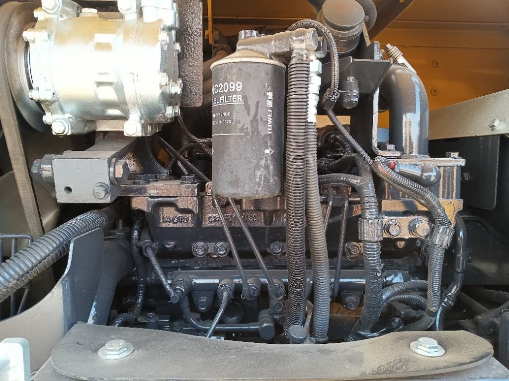 Komatsu PC 70 - Minikotró: 4 kép. Komatsu PC 70 - Minikotró: 4 kép.