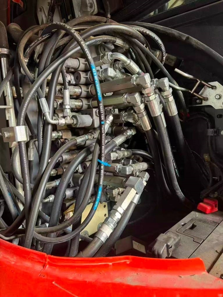 Kubota KX 165 - Lánctalpas kotró: 5 kép. Kubota KX 165 - Lánctalpas kotró: 5 kép.