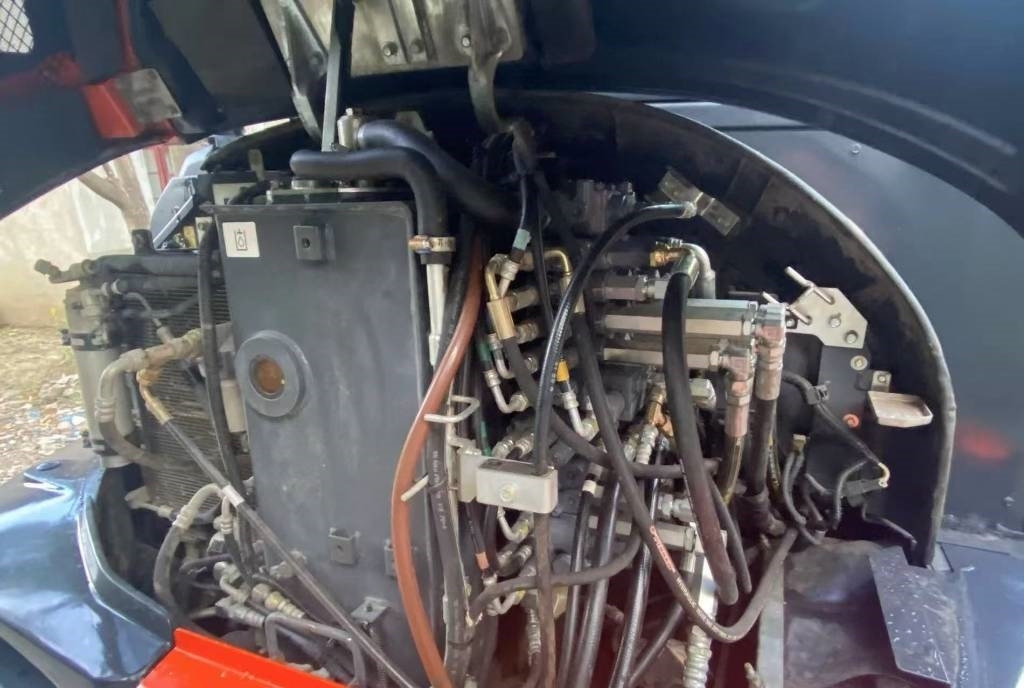 Kubota KX 165 - Lánctalpas kotró: 2 kép. Kubota KX 165 - Lánctalpas kotró: 2 kép.