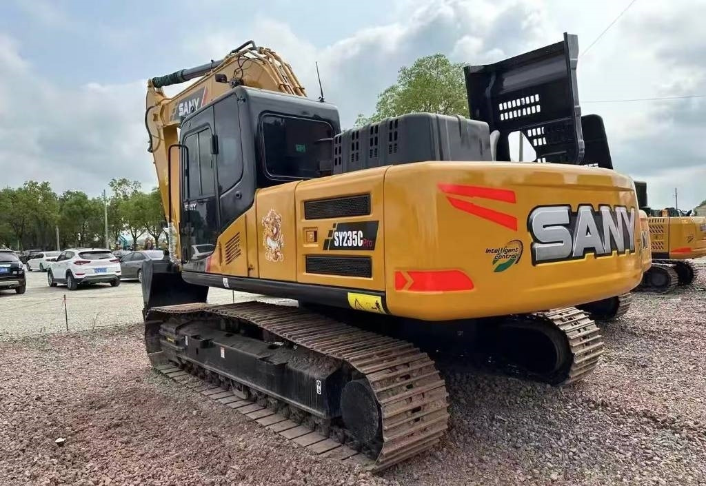 Sany SY 235  - Lánctalpas kotró: 4 kép. Sany SY 235  - Lánctalpas kotró: 4 kép.
