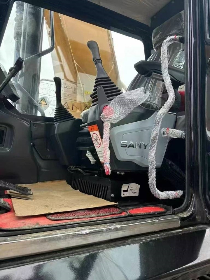Sany SY 365 H  - Lánctalpas kotró: 3 kép. Sany SY 365 H  - Lánctalpas kotró: 3 kép.