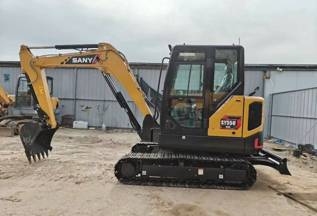 Sany SY 55 - Lánctalpas kotró: 1 kép. Sany SY 55 - Lánctalpas kotró: 1 kép.