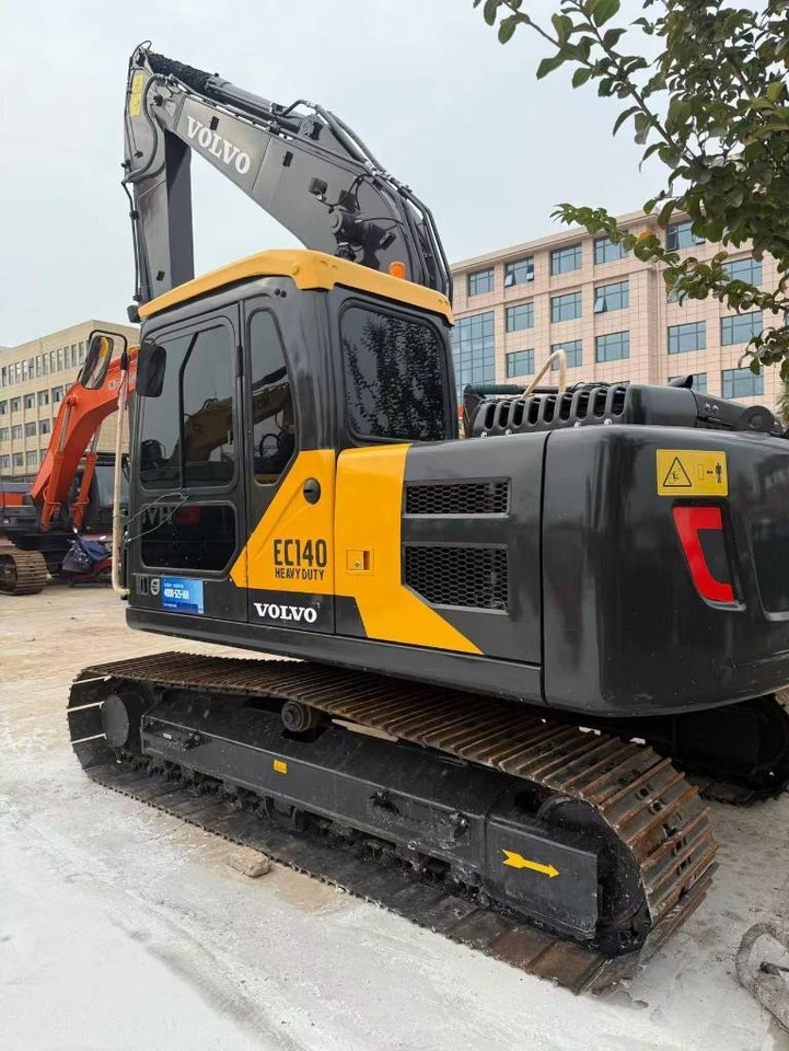 Volvo EC 140 - Lánctalpas kotró: 5 kép. Volvo EC 140 - Lánctalpas kotró: 5 kép.