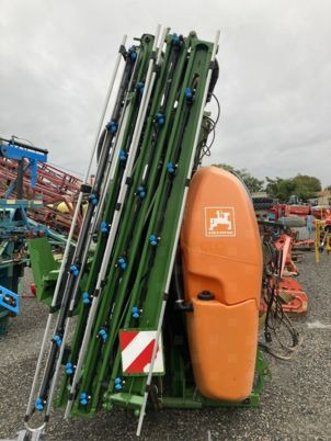 Amazone UF 1201 PREMIUM - Függesztett permetező: 5 kép. Amazone UF 1201 PREMIUM - Függesztett permetező: 5 kép.