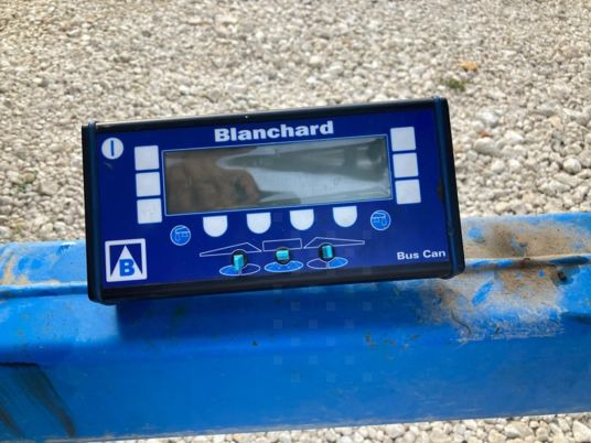 Blanchard GRAND LARGE - Vontatott permetezők: 3 kép. Blanchard GRAND LARGE - Vontatott permetezők: 3 kép.