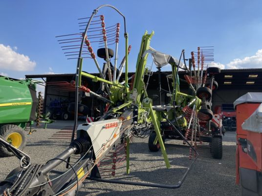 Claas LINER 1800 TWIN - Szénaforgató: 1 kép. Claas LINER 1800 TWIN - Szénaforgató: 1 kép.