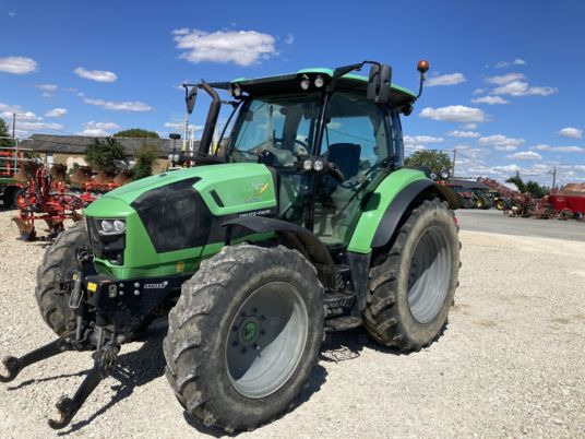 Deutz-Fahr 5120 - Traktor: 2 kép. Deutz-Fahr 5120 - Traktor: 2 kép.