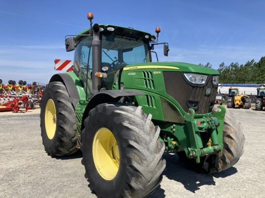 John Deere 6210R AUTOPOWER - Traktor: 1 kép. John Deere 6210R AUTOPOWER - Traktor: 1 kép.