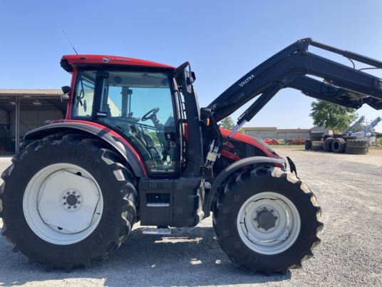 Valtra G105 - Traktor: 4 kép. Valtra G105 - Traktor: 4 kép.