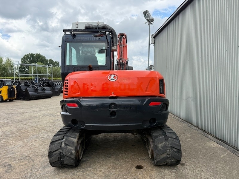 Kubota KX 080-4 - Minikotró: 3 kép. Kubota KX 080-4 - Minikotró: 3 kép.