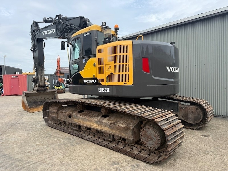 Volvo ECR 305 C L - Lánctalpas kotró: 2 kép. Volvo ECR 305 C L - Lánctalpas kotró: 2 kép.