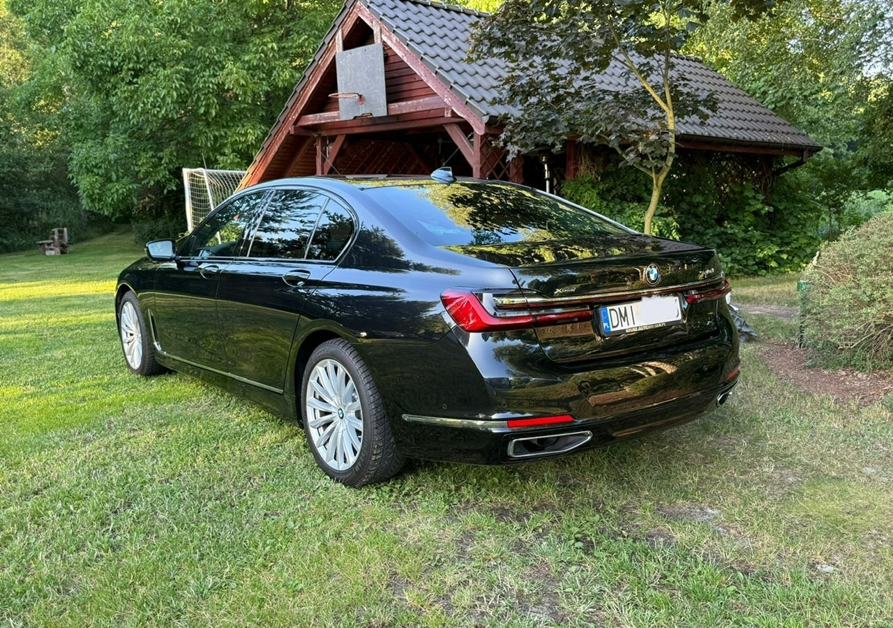 BMW SERIA 7 II (G11/G12) BMW SERIA 7 740d Xdrive 340KM Luxury+Exclusive Masaże Adaptiv Oś Lasery 2022 FV2 - Szedán: 5 kép. BMW SERIA 7 II (G11/G12) BMW SERIA 7 740d Xdrive 340KM Luxury+Exclusive Masaże Adaptiv Oś Lasery 2022 FV2 - Szedán: 5 kép.