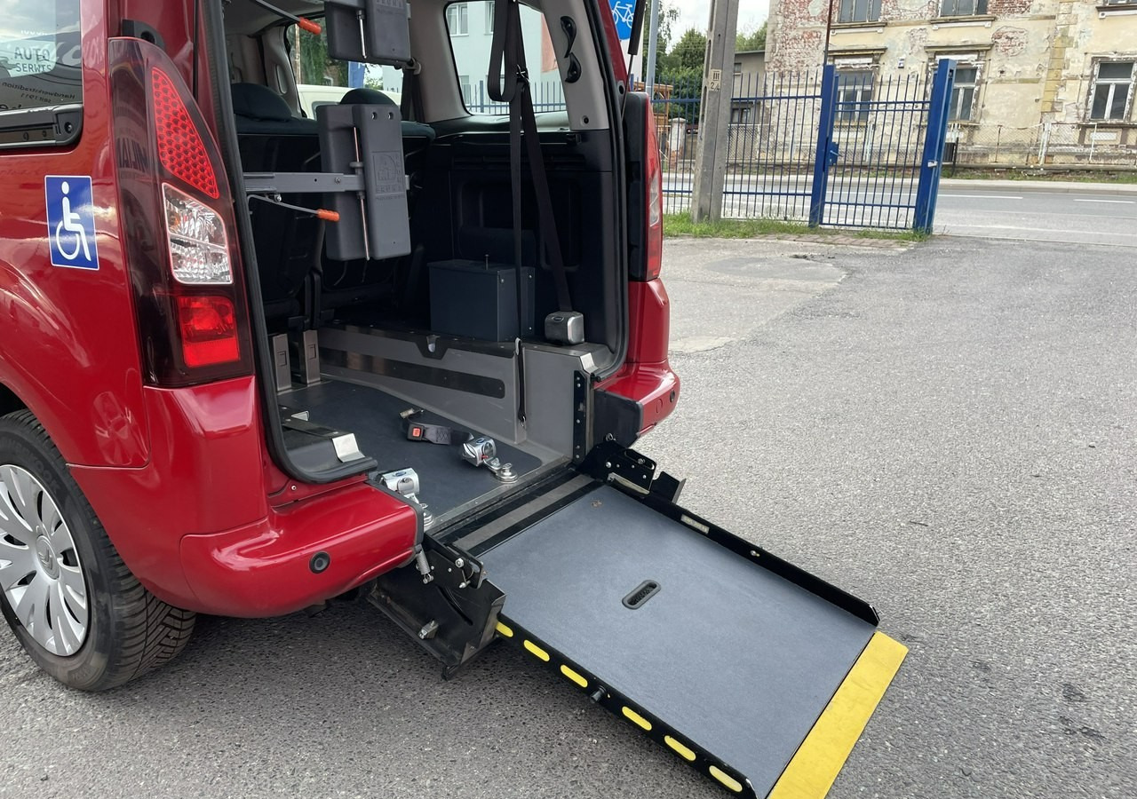 Autó Citroen Berlingo II Berlingo 1.6 do przewozu Niepełnosprawnych inwalida rampa 2018: 13 kép.