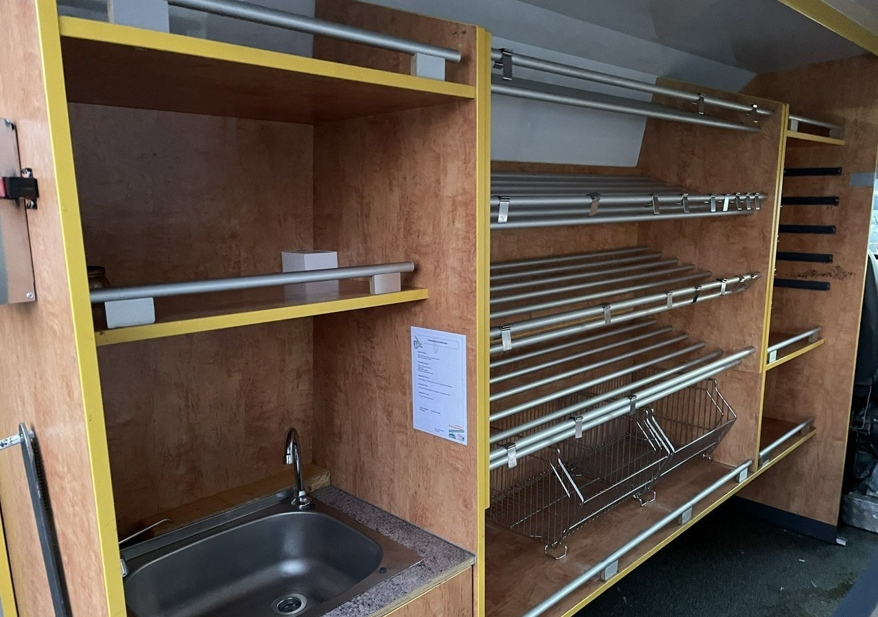 Citroen Jumper Autosklep pieczywa Gastronomiczny Food Truck Foodtruck sklep bar 201 - Büféautó: 4 kép. Citroen Jumper Autosklep pieczywa Gastronomiczny Food Truck Foodtruck sklep bar 201 - Büféautó: 4 kép.