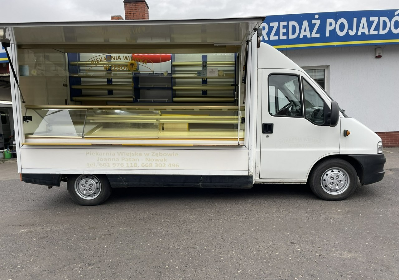 Citroen Jumper Autosklep pieczywa Sklep bar Gastronomiczny Food Truck Foodtruck 200 - Büféautó: 5 kép. Citroen Jumper Autosklep pieczywa Sklep bar Gastronomiczny Food Truck Foodtruck 200 - Büféautó: 5 kép.