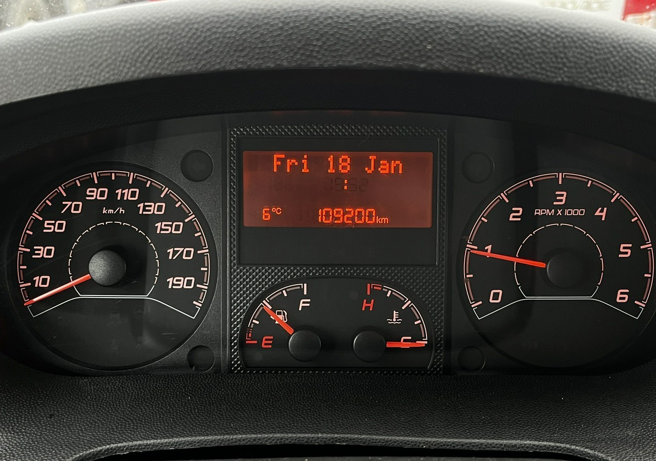 Citroen Jumper Jumper 2.2-140KM Długi Wysoki Klima Kamera 106tkm Model 2022 - Furgon: 4 kép. Citroen Jumper Jumper 2.2-140KM Długi Wysoki Klima Kamera 106tkm Model 2022 - Furgon: 4 kép.