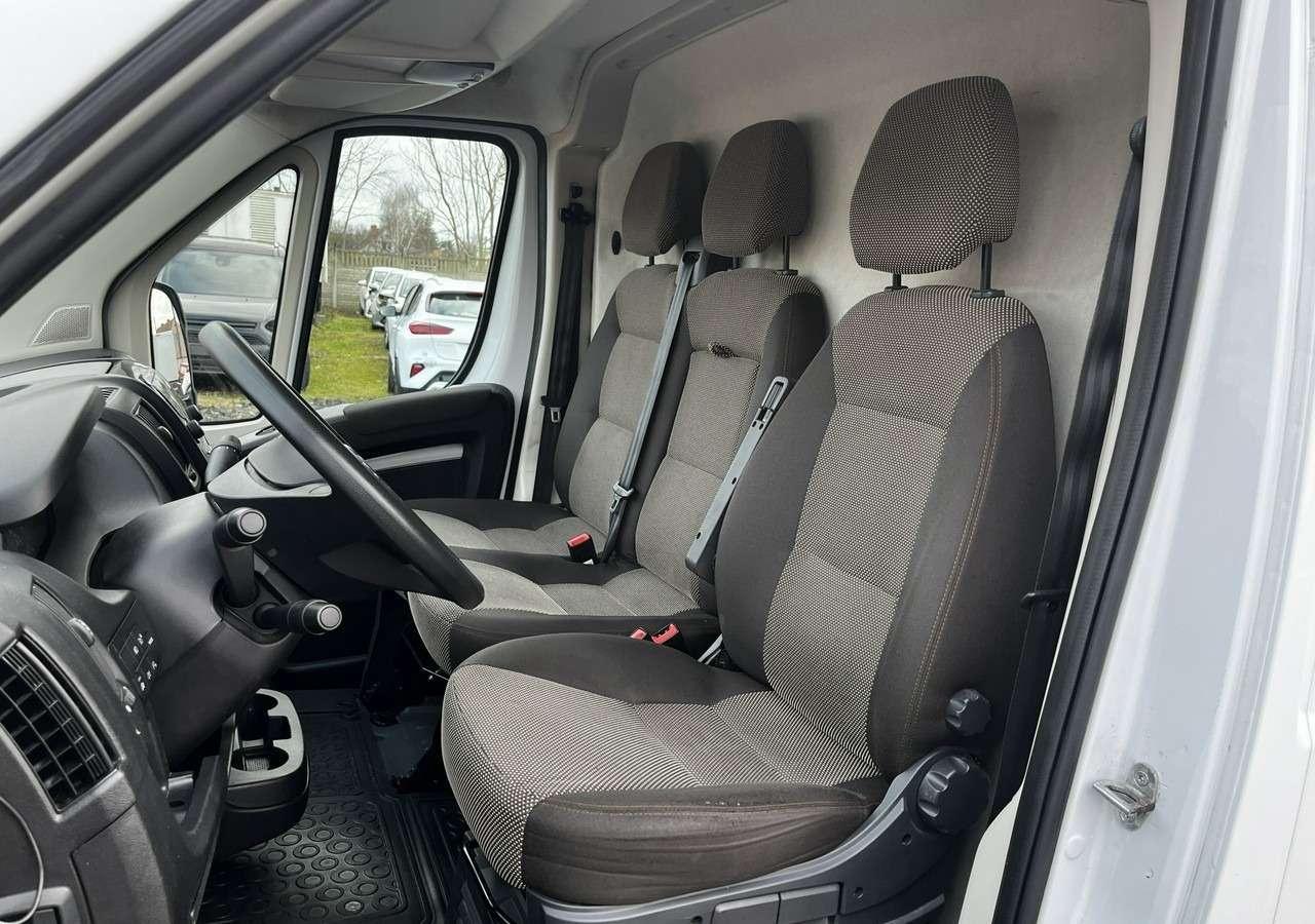 Citroen Jumper Jumper 2.2-140KM Długi Wysoki Klima Kamera 106tkm Model 2022 - Furgon: 3 kép. Citroen Jumper Jumper 2.2-140KM Długi Wysoki Klima Kamera 106tkm Model 2022 - Furgon: 3 kép.