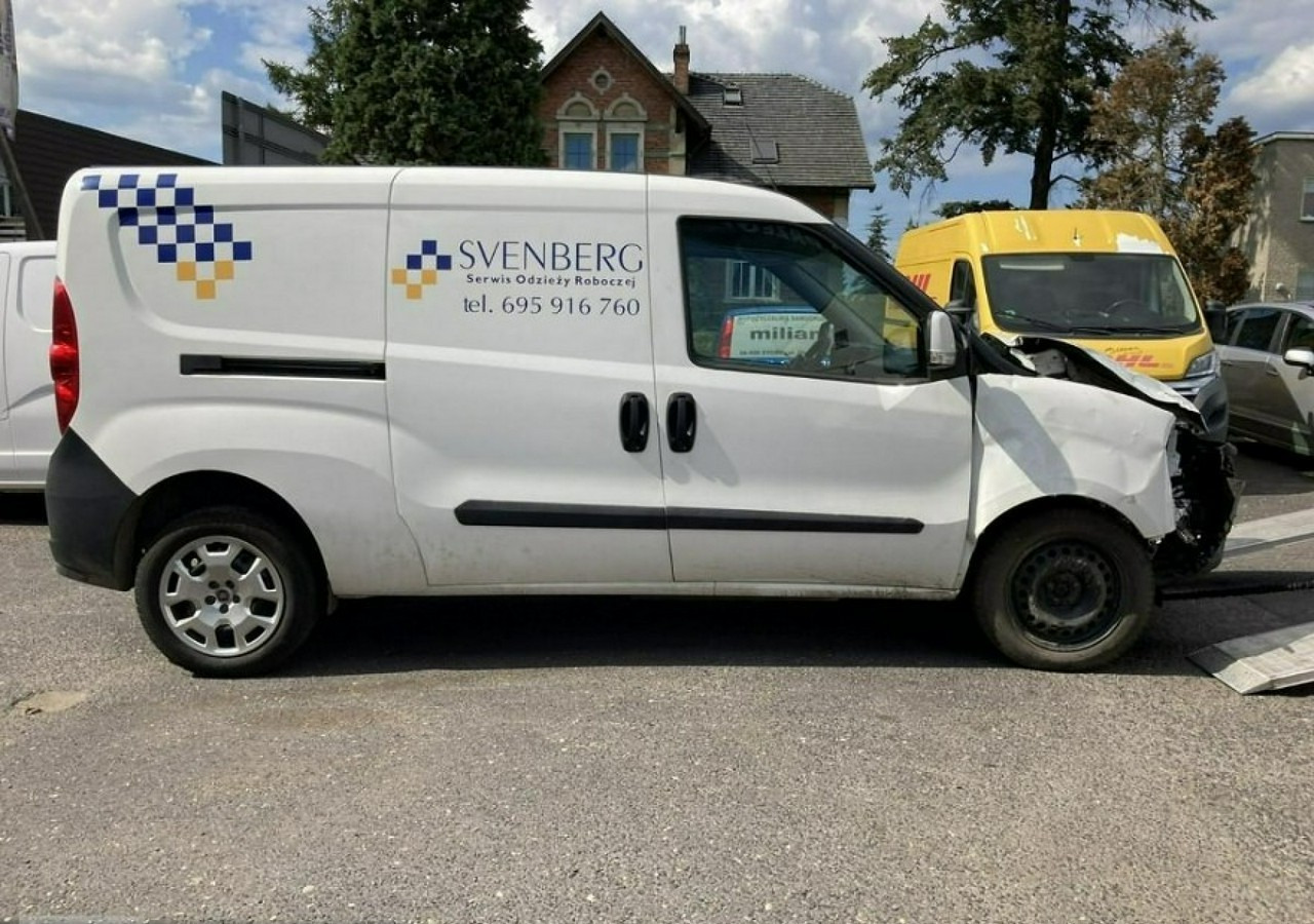 Fiat Doblo Fiat Doblo MAXI 1,6 jtd ECO Flex 105KM Klima 2021 Salon PL - Furgon: 3 kép. Fiat Doblo Fiat Doblo MAXI 1,6 jtd ECO Flex 105KM Klima 2021 Salon PL - Furgon: 3 kép.
