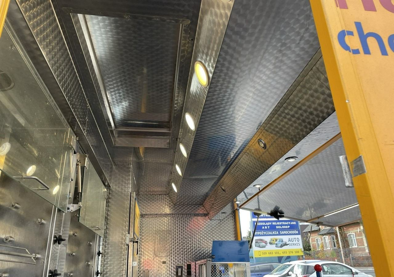 Fiat Ducato Autosklep Autogrill Gastronomiczny Food Truck Foodtruck sklep bar20 - Büféautó: 3 kép. Fiat Ducato Autosklep Autogrill Gastronomiczny Food Truck Foodtruck sklep bar20 - Büféautó: 3 kép.