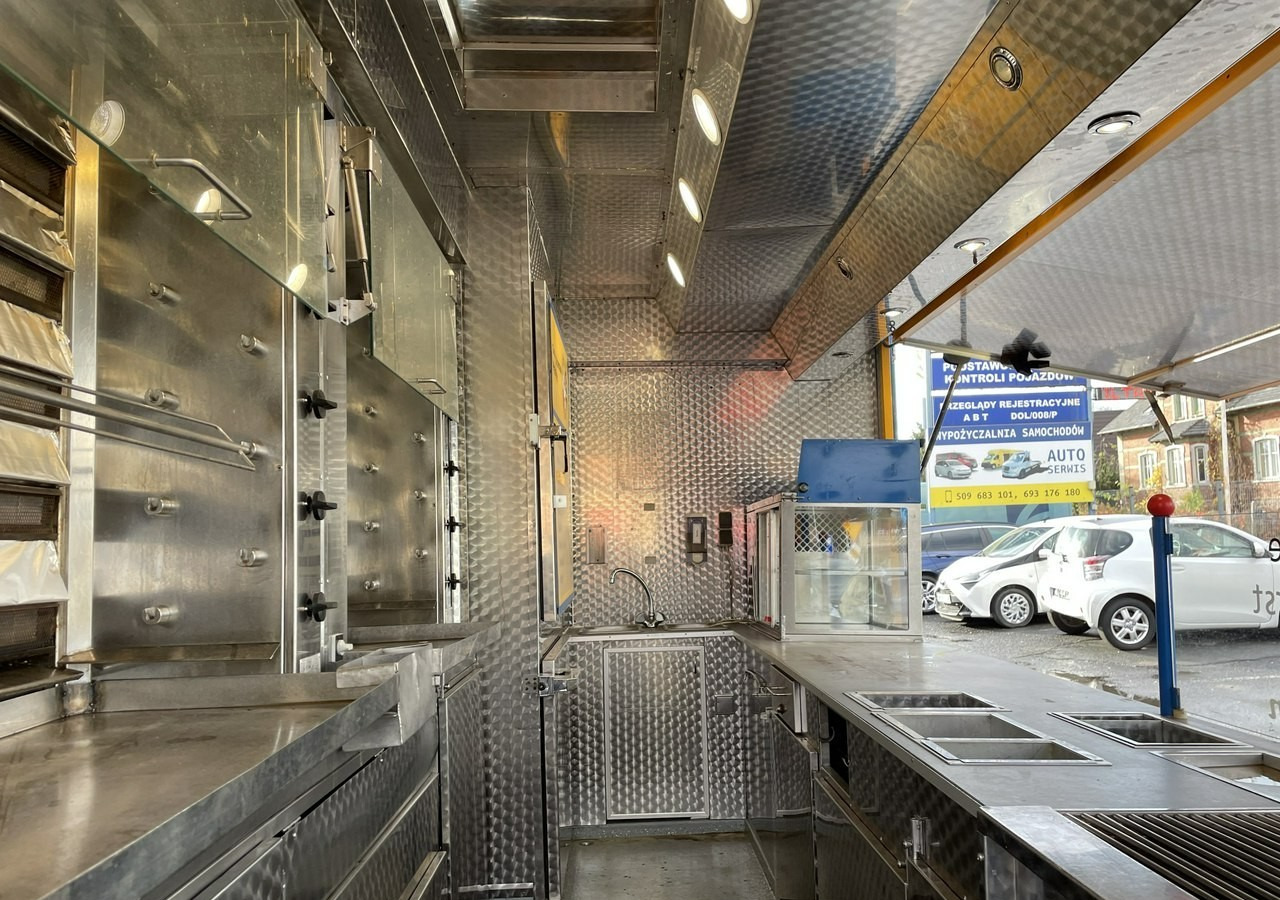 Fiat Ducato Autosklep Autogrill Gastronomiczny Food Truck Foodtruck sklep bar20 - Büféautó: 5 kép. Fiat Ducato Autosklep Autogrill Gastronomiczny Food Truck Foodtruck sklep bar20 - Büféautó: 5 kép.