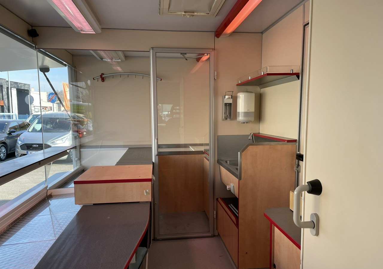 Fiat Ducato Autosklep Gastronomiczny Food Truck Foodtruck Sklep bar 3500 Borco20 - Büféautó: 3 kép. Fiat Ducato Autosklep Gastronomiczny Food Truck Foodtruck Sklep bar 3500 Borco20 - Büféautó: 3 kép.