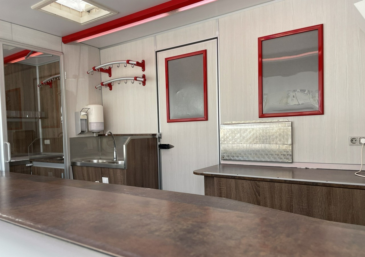 Fiat Ducato Autosklep Gastronomiczny Food Truck Foodtruck sklep W-zasil 2015 - Büféautó: 2 kép. Fiat Ducato Autosklep Gastronomiczny Food Truck Foodtruck sklep W-zasil 2015 - Büféautó: 2 kép.