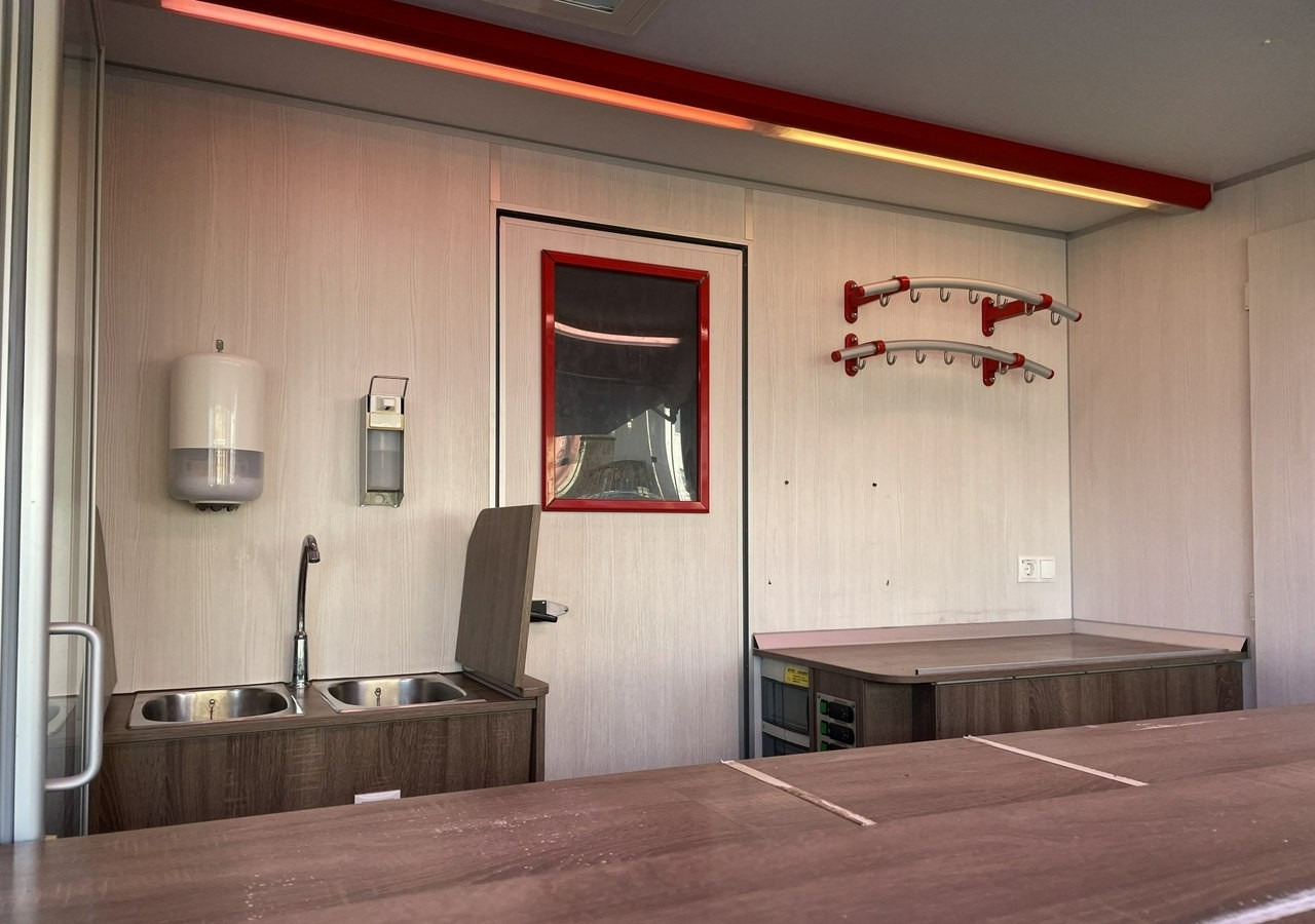 Fiat Ducato Autosklep Gastronomiczny Food Truck Foodtruck sklep W-zasil 2019 BOR - Büféautó: 4 kép. Fiat Ducato Autosklep Gastronomiczny Food Truck Foodtruck sklep W-zasil 2019 BOR - Büféautó: 4 kép.