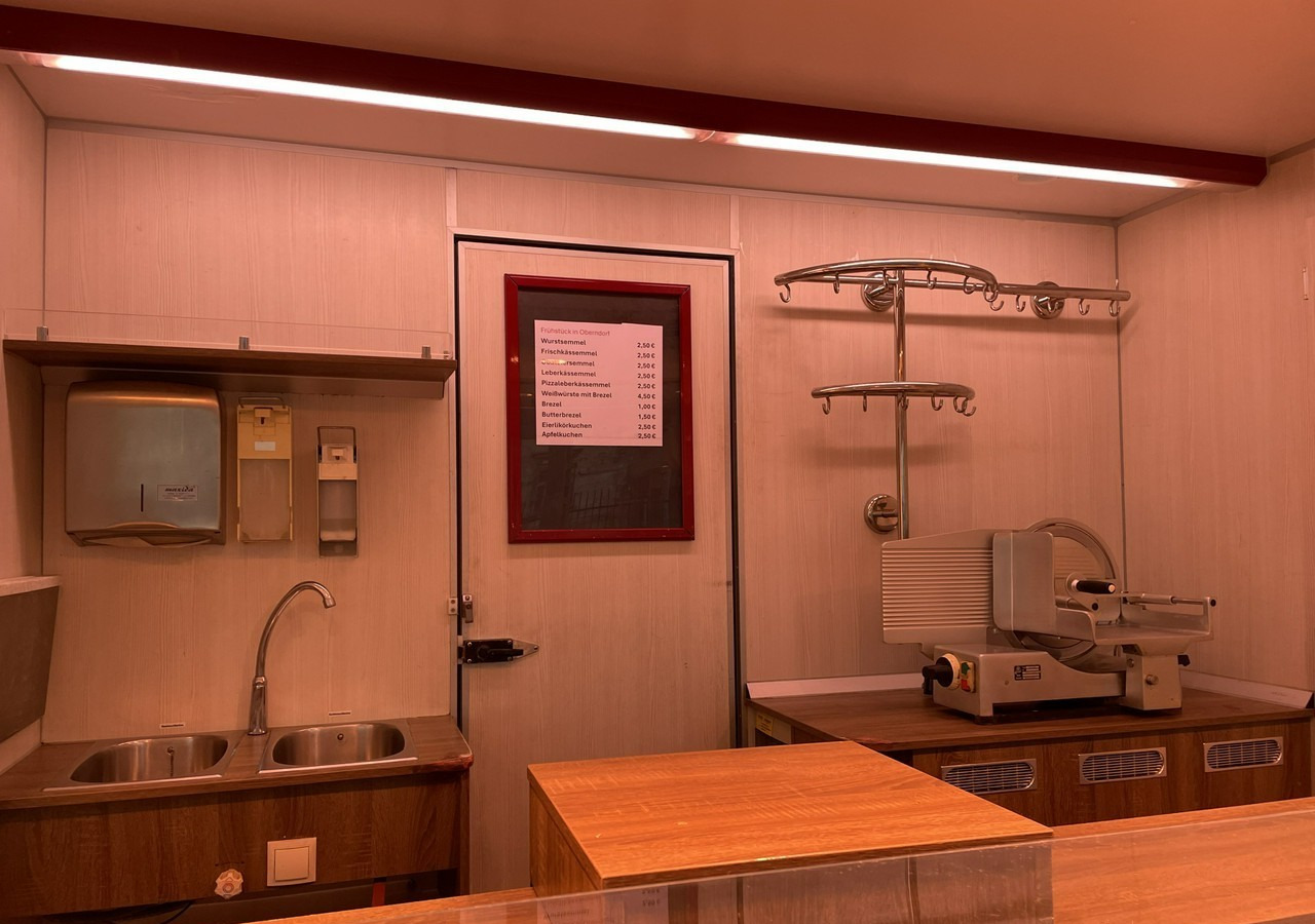 Fiat Ducato Autosklep Węd Gastronomiczny Food Truck Foodtruck sklep Klim BORCO20 - Büféautó: 4 kép. Fiat Ducato Autosklep Węd Gastronomiczny Food Truck Foodtruck sklep Klim BORCO20 - Büféautó: 4 kép.