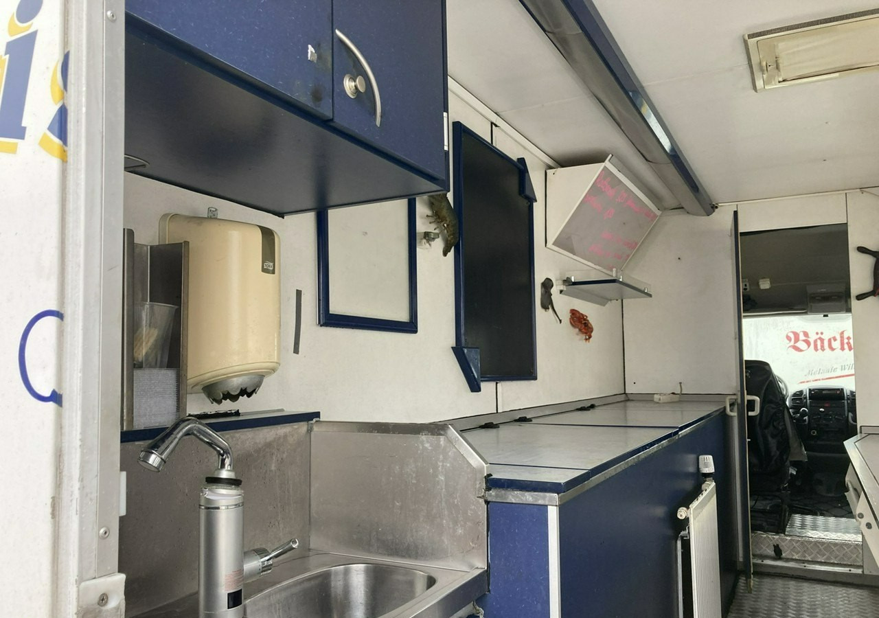 Fiat Ducato Autosklep mięso-ryba Gastronomiczny Food Truck Foodtruck sklep 2004 - Büféautó, Kisteherautó: 4 kép. Fiat Ducato Autosklep mięso-ryba Gastronomiczny Food Truck Foodtruck sklep 2004 - Büféautó, Kisteherautó: 4 kép.