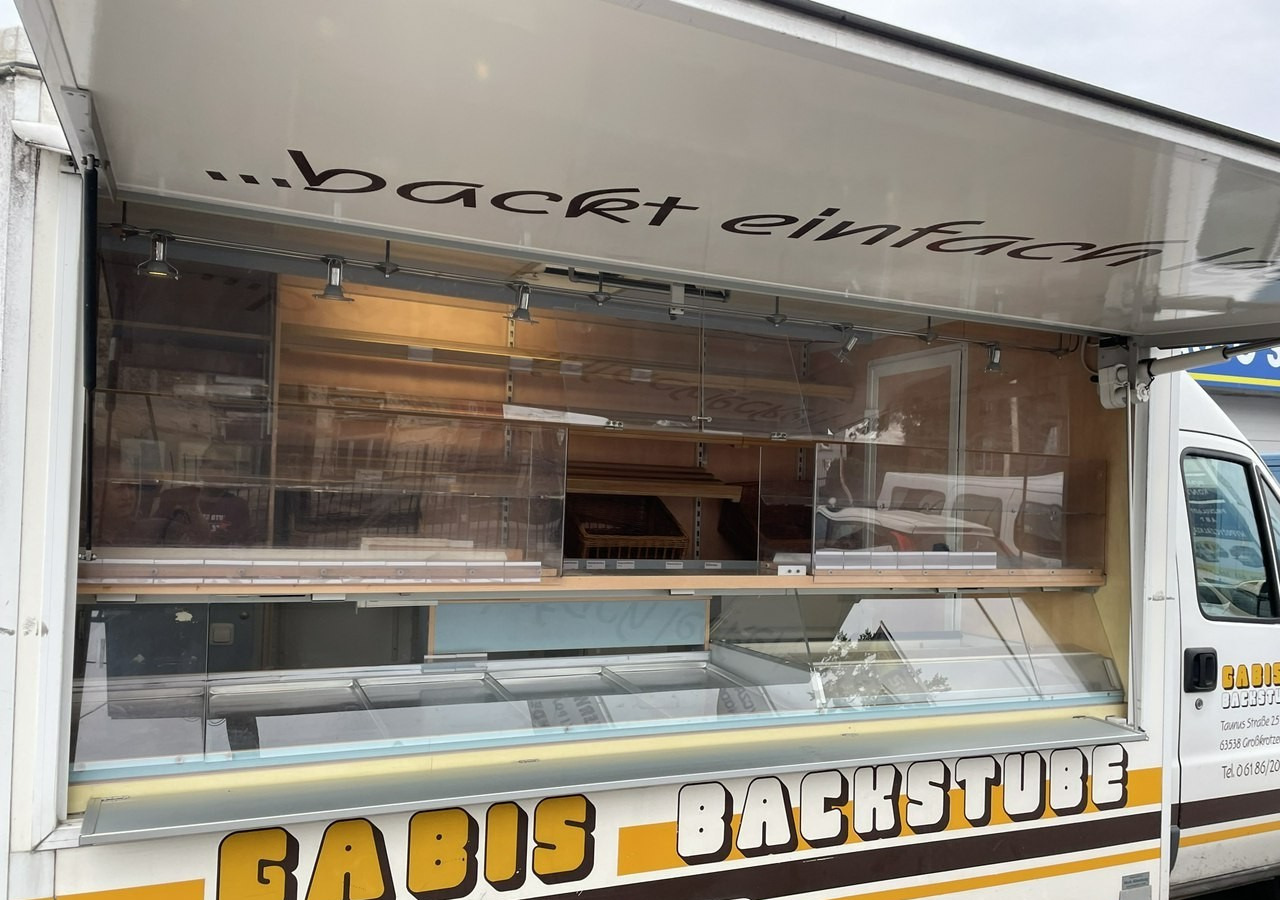 Fiat Ducato Autosklep pieczywa Sklep Gastronomiczny Food Truck Foodtruck bar 200 - Büféautó: 1 kép. Fiat Ducato Autosklep pieczywa Sklep Gastronomiczny Food Truck Foodtruck bar 200 - Büféautó: 1 kép.