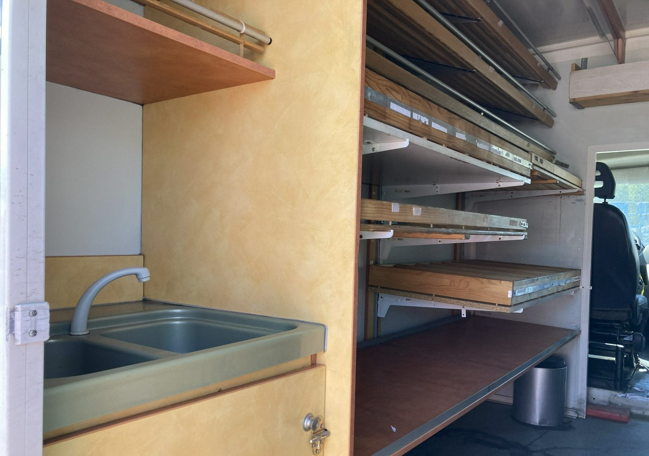 Fiat Ducato Autosklep pieczywa sklep Bar Gastronomiczny Food Truck Foodtruck 200 - Büféautó: 3 kép. Fiat Ducato Autosklep pieczywa sklep Bar Gastronomiczny Food Truck Foodtruck 200 - Büféautó: 3 kép.