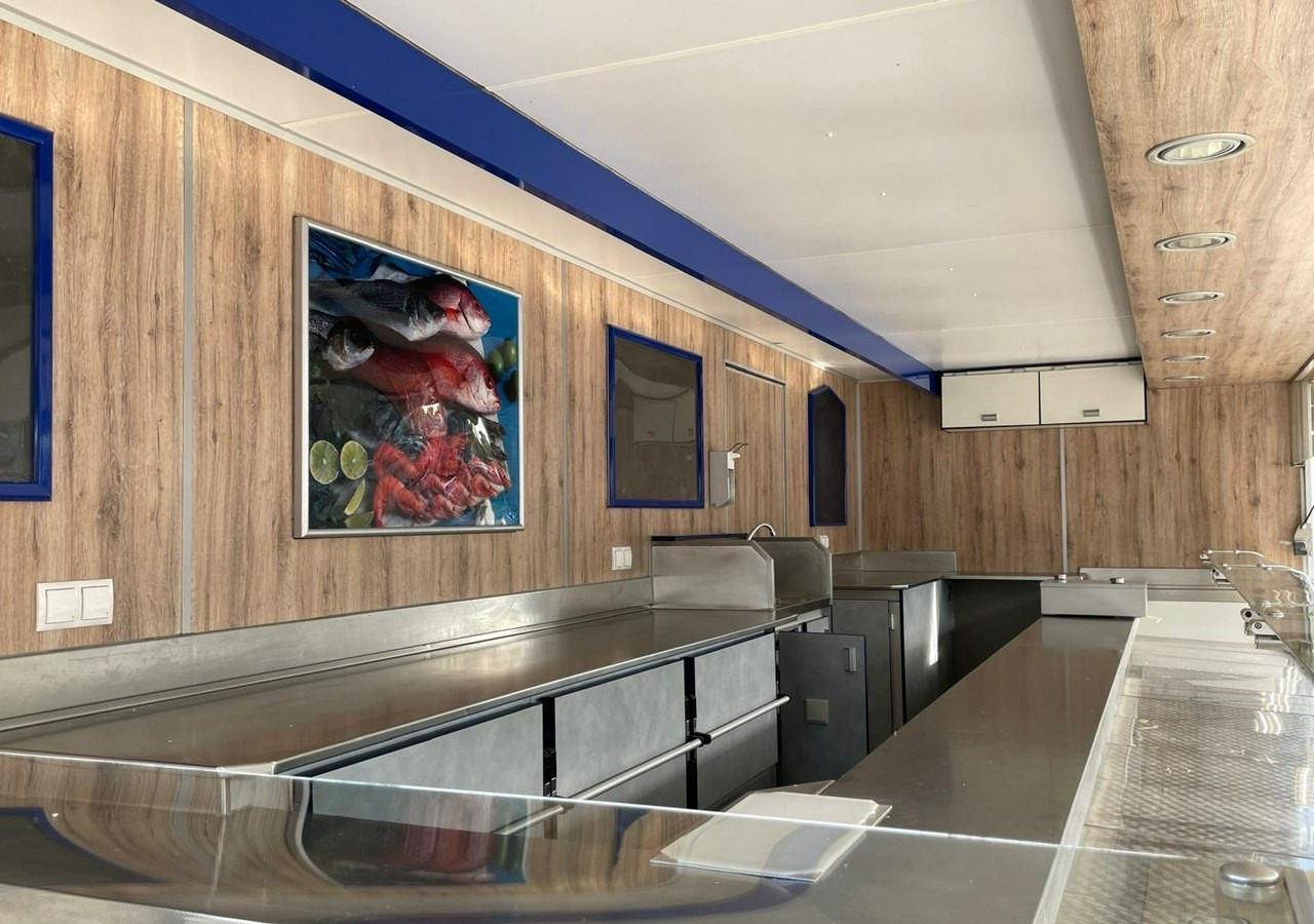 Fiat Ducato Autosklep wędlin Gastronomiczna food truck foodtruck sklep Borco 201 - Büféautó: 3 kép. Fiat Ducato Autosklep wędlin Gastronomiczna food truck foodtruck sklep Borco 201 - Büféautó: 3 kép.