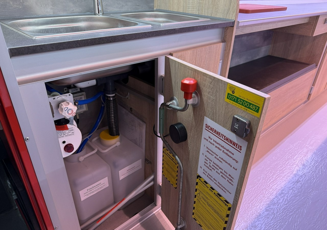 Fiat Ducato Autosklep wędlin Gastronomiczna food truck foodtruck sklep Borco 202 - Büféautó: 5 kép. Fiat Ducato Autosklep wędlin Gastronomiczna food truck foodtruck sklep Borco 202 - Büféautó: 5 kép.